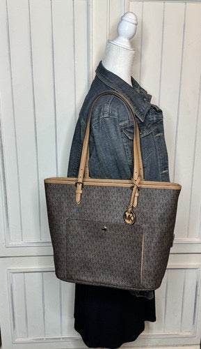 NEW Michael Kors Large Brown Jet Set Signature Snap-Pocket Tote Bag NWT Travel